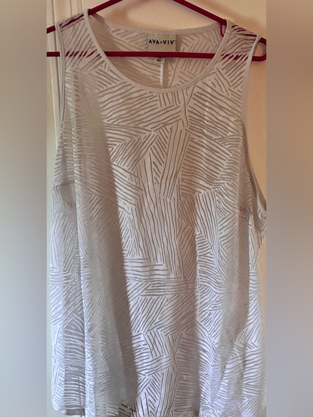 Ava & Viv White Sheer Patterned Sleeveless Top